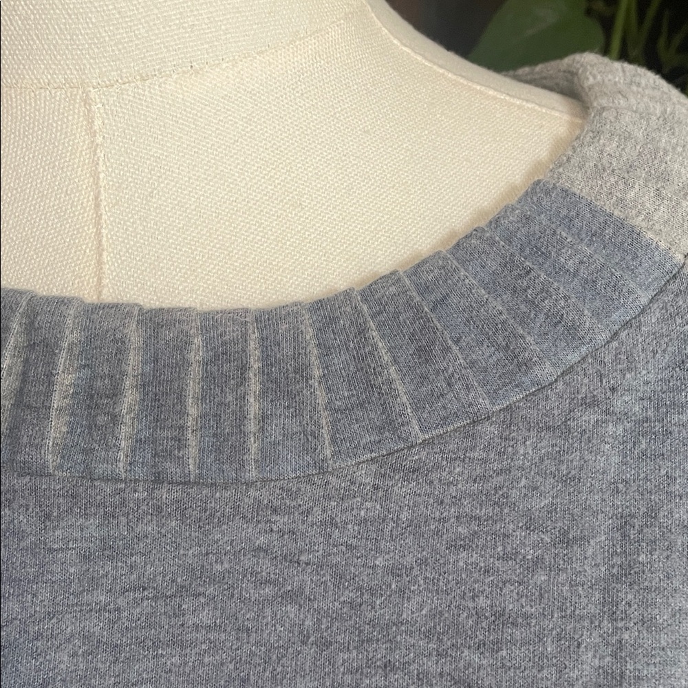 COTELAC Sweatshirt Gray Blue Women's Top Size 1 fits Small Medium - Picture 9 of 13